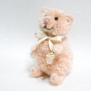 Pom - Teddy maci - Süti - otthon & életmód - dekoráció - dekoratív figurák és szobrok - Meska.hu