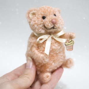 Pom - Teddy maci - Süti - otthon & életmód - dekoráció - dekoratív figurák és szobrok - Meska.hu