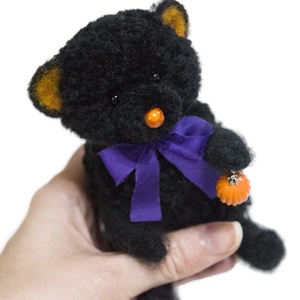 Pom - Teddy Halloween maci és a Tök - Meska.hu