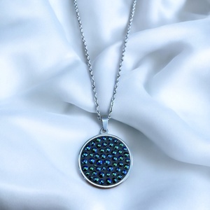 Csillogó zöld-kék mikromozaik nyaklánc nemesacél alapon - mozaik design ékszer, Dichroic üveg - ékszer - nyaklánc - medálos nyaklánc - Meska.hu