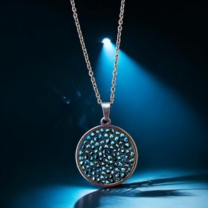 Ezüst-kék csillámló mikromozaik nyaklánc nemesacéllal - mozaik design ékszer, Dichroic üveg - ékszer - nyaklánc - medálos nyaklánc - Meska.hu