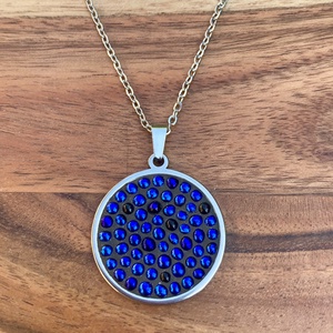 Királykék-fekete csillámló mikromozaik nyaklánc nemesacéllal - mozaik design ékszer, Dichroic üveg - ékszer - nyaklánc - medálos nyaklánc - Meska.hu