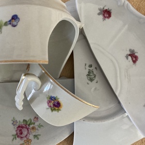 Zsolnay mentett darabok - rózsás porcelán nyaklánc - szögletes medál nemesacél lánccal - ékszer - nyaklánc - medálos nyaklánc - Meska.hu