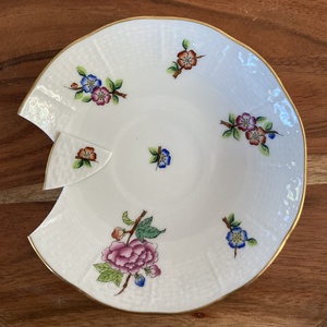 Herendi mentett darabok - virágos porcelán nyaklánc - csepp medál nemesacél lánccal - ékszer - nyaklánc - medálos nyaklánc - Meska.hu