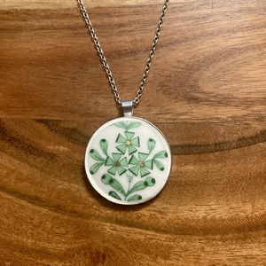 Herendi mentett darabok - porcelán nyaklánc - nemesacél medál Apponyi mintával - ékszer - nyaklánc - medálos nyaklánc - Meska.hu