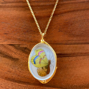 Aranyozott medál - Herendi mentett darabok - pillangós medál vagy nyaklánc, Ékszer, Nyaklánc, Medálos nyaklánc, Mozaik, Ékszerkészítés, MESKA