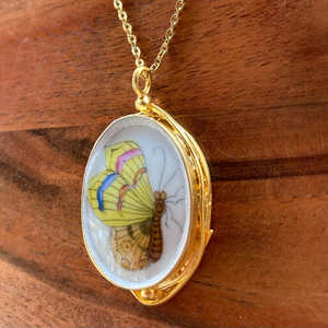 Aranyozott medál - Herendi mentett darabok - pillangós medál vagy nyaklánc - ékszer - nyaklánc - medálos nyaklánc - Meska.hu