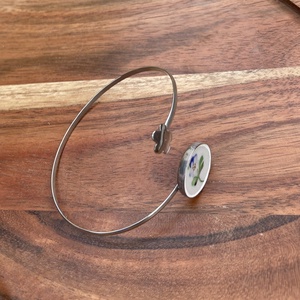 Herendi mentett darabok - nemesacél karperec porcelán virágos - állítható, nefelejcs - ékszer - karkötő - karkötő medállal - Meska.hu