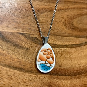 Herendi mentett darabok - virágos porcelán nyaklánc - nemesacél csepp medálos nyaklánc - Meska.hu