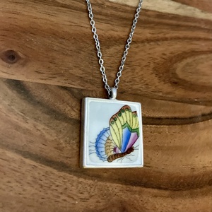 Herendi mentett darabok - porcelán nyaklánc - négyzet medál nemesacél lánccal, pillangós - ékszer - nyaklánc - medálos nyaklánc - Meska.hu