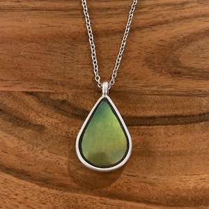 Eozinos Zsolnay mentett darabok - porcelán nyaklánc - csepp medál nemesacél lánccal, eozin mázas - ékszer - nyaklánc - medálos nyaklánc - Meska.hu