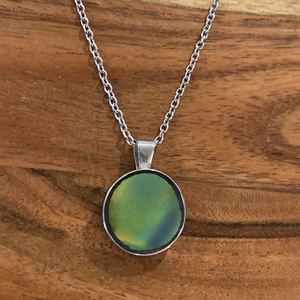 Eozinos mentett Zsolnay darabok - nemesacél medál eozin porcelánból - Meska.hu