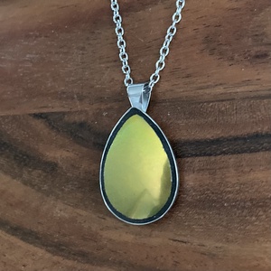 Eozinos mentett Zsolnay darabok - porcelán nyaklánc, nemesacél csepp medálos - Meska.hu