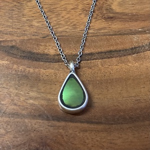 Eozinos Zsolnay mentett darabok - porcelán nyaklánc - pici csepp medál nemesacél lánccal, eozin mázas - ékszer - nyaklánc - medálos nyaklánc - Meska.hu