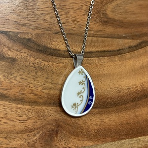 Zsolnay mentett darabok - porcelán nyaklánc - nemesacél csepp medálos nyaklánc - ékszer - nyaklánc - medálos nyaklánc - Meska.hu
