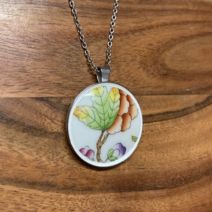 Herendi mentett darabok - nemesacél nyaklánc virágos porcelánnal, nagy medál - ékszer - nyaklánc - medálos nyaklánc - Meska.hu