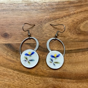 Mentett Herendi darabok - virágos porcelán fülbevaló - nemesacél lógós, Ékszer, Fülbevaló, Lógó fülbevaló, Mozaik, Ékszerkészítés, MESKA