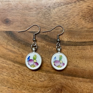 Herendi mentett darabok - virágos fülbevaló - nemesacél akasztóval - Meska.hu