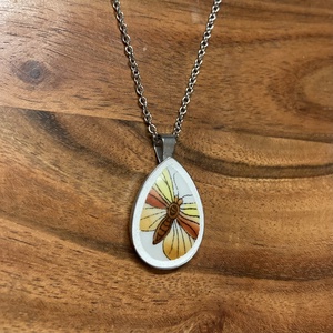 Mentett Herendi darabok - pillangós porcelán nyaklánc - nemesacél csepp medálos, Ékszer, Nyaklánc, Medálos nyaklánc, Mozaik, Ékszerkészítés, MESKA
