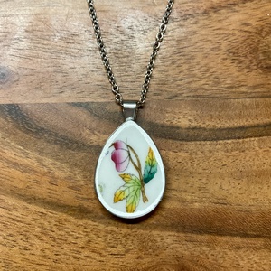 Mentett Herendi darabok - virágos porcelán nyaklánc - nemesacél csepp medálos, Ékszer, Nyaklánc, Medálos nyaklánc, Mozaik, Ékszerkészítés, MESKA