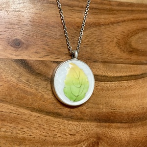 Mentett Herendi darabok - porcelán nyaklánc - levélmintás medál nemesacél lánccal - ékszer - nyaklánc - medálos nyaklánc - Meska.hu