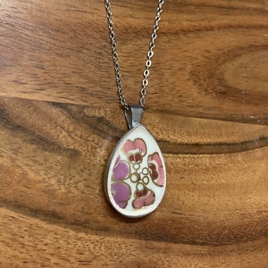 Zsolnay mentett darabok - virágos porcelán nyaklánc - nemesacél csepp medálos nyaklánc - Meska.hu