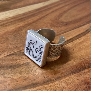 Mentett porcelán darabok - állítható négyzetes gyűrű - grafikus - ékszer - gyűrű - statement gyűrű - Meska.hu