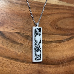 Mentett porcelán darabok - nyaklánc - hosszú medál nemesacél lánccal - Meska.hu