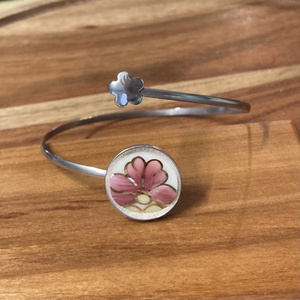 Mentett porcelán darabok - nemesacél karperec, virágos - állítható, Ékszer, Karkötő, Karkötő medállal, Mozaik, Ékszerkészítés, MESKA