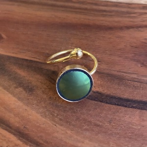 Eozinos aranyozott gyűrű - mentett porcelán darabok, állítható - ékszer - gyűrű - kerek gyűrű - Meska.hu