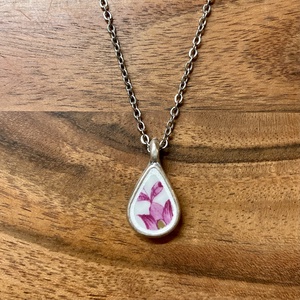 Mentett porcelán darabok - pici csepp medálos nyaklánc - nemesacél lánccal, Ékszer, Nyaklánc, Medálos nyaklánc, Mozaik, Ékszerkészítés, MESKA