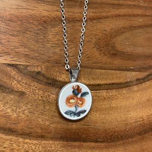 Mentett porcelán darabok - nemesacél nyaklánc virágos porcelánnal - ékszer - nyaklánc - medálos nyaklánc - Meska.hu