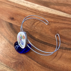 Mentett porcelán darabok - virágos nemesacél karperec - állítható - ékszer - karkötő - karkötő medállal - Meska.hu