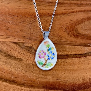 Mentett porcelán darabok - Viktória virágos nyaklánc - nemesacél csepp medálos - ékszer - nyaklánc - medálos nyaklánc - Meska.hu