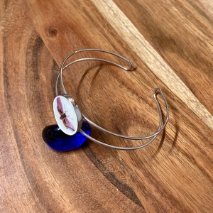 Mentett porcelán darabok - pillangós nemesacél karperec - állítható - ékszer - karkötő - karkötő medállal - Meska.hu