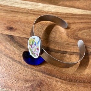 Mentett porcelán darabok - virágos nemesacél karperec - állítható, csepp medálos - ékszer - karkötő - karkötő medállal - Meska.hu