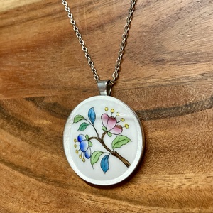 Mentett porcelán darabok - virágos nagy medálos nyaklánc - nemesacél - ékszer - nyaklánc - medálos nyaklánc - Meska.hu