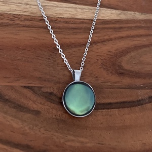 Eozinos mentett porcelán darabok - nemesacél nyaklánc eozin mázas porcelánnal - ékszer - nyaklánc - medálos nyaklánc - Meska.hu