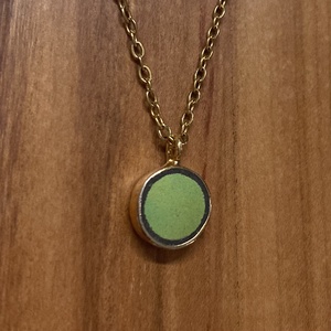 Aranyozott pici medál - eozinos mentett porcelán darabok - medál vagy nyaklánc, Ékszer, Nyaklánc, Medálos nyaklánc, Mozaik, Ékszerkészítés, MESKA