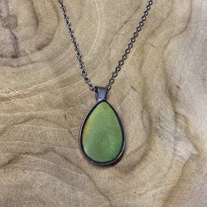 Eozinos mentett porcelán darabok - nyaklánc, nemesacél csepp medálos - ékszer - nyaklánc - medálos nyaklánc - Meska.hu