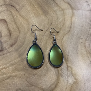 Eozinos mentett porcelán darabok - csepp fülbevaló - nemesacél lógós, eozin mázas - ékszer - fülbevaló - lógó fülbevaló - Meska.hu