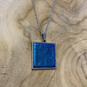 Türkiz és királykék színváltós mikromozaik nyaklánc nemesacéllal, Dichroic üveggel - ékszer - nyaklánc - medálos nyaklánc - Meska.hu