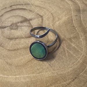 Eozinos mentett porcelán darabok - kígyós nemesacél gyűrű - eozin mázas, állítható, Ékszer, Gyűrű, Kerek gyűrű, Mozaik, Ékszerkészítés, MESKA