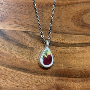 Angol mentett porcelán darabok - pici csepp rózsás nyaklánc - nemesacél lánccal, Ékszer, Nyaklánc, Medálos nyaklánc, Mozaik, Ékszerkészítés, MESKA