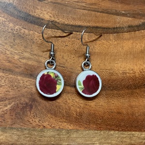 Mentett angol porcelán darabok - pici rózsás fülbevaló - nemesacél lógós - ékszer - fülbevaló - lógó fülbevaló - Meska.hu