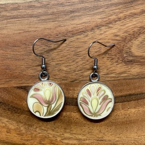 Ritka mentett porcelán darabok - virágos fülbevaló - nemesacél lógós - Meska.hu