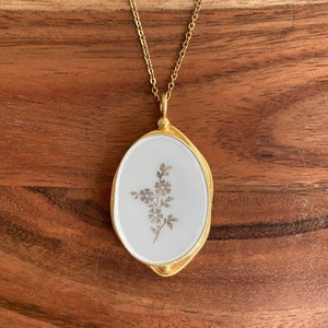 Aranyozott medál - mentett francia porcelán darabok - medál vagy nyaklánc, I, Ékszer, Nyaklánc, Medálos nyaklánc, Mozaik, Ékszerkészítés, MESKA