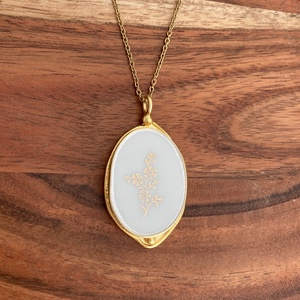 Aranyozott medál - mentett francia porcelán darabok - medál vagy nyaklánc, I - ékszer - nyaklánc - medálos nyaklánc - Meska.hu