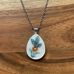 Mentett porcelán darabok - virágos nyaklánc - nemesacél csepp medálos, Ékszer, Nyaklánc, Medálos nyaklánc, Mozaik, Ékszerkészítés, MESKA