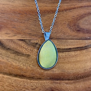 Eozinos mentett porcelán darabok - nyaklánc, nemesacél csepp medálos - ékszer - nyaklánc - medálos nyaklánc - Meska.hu